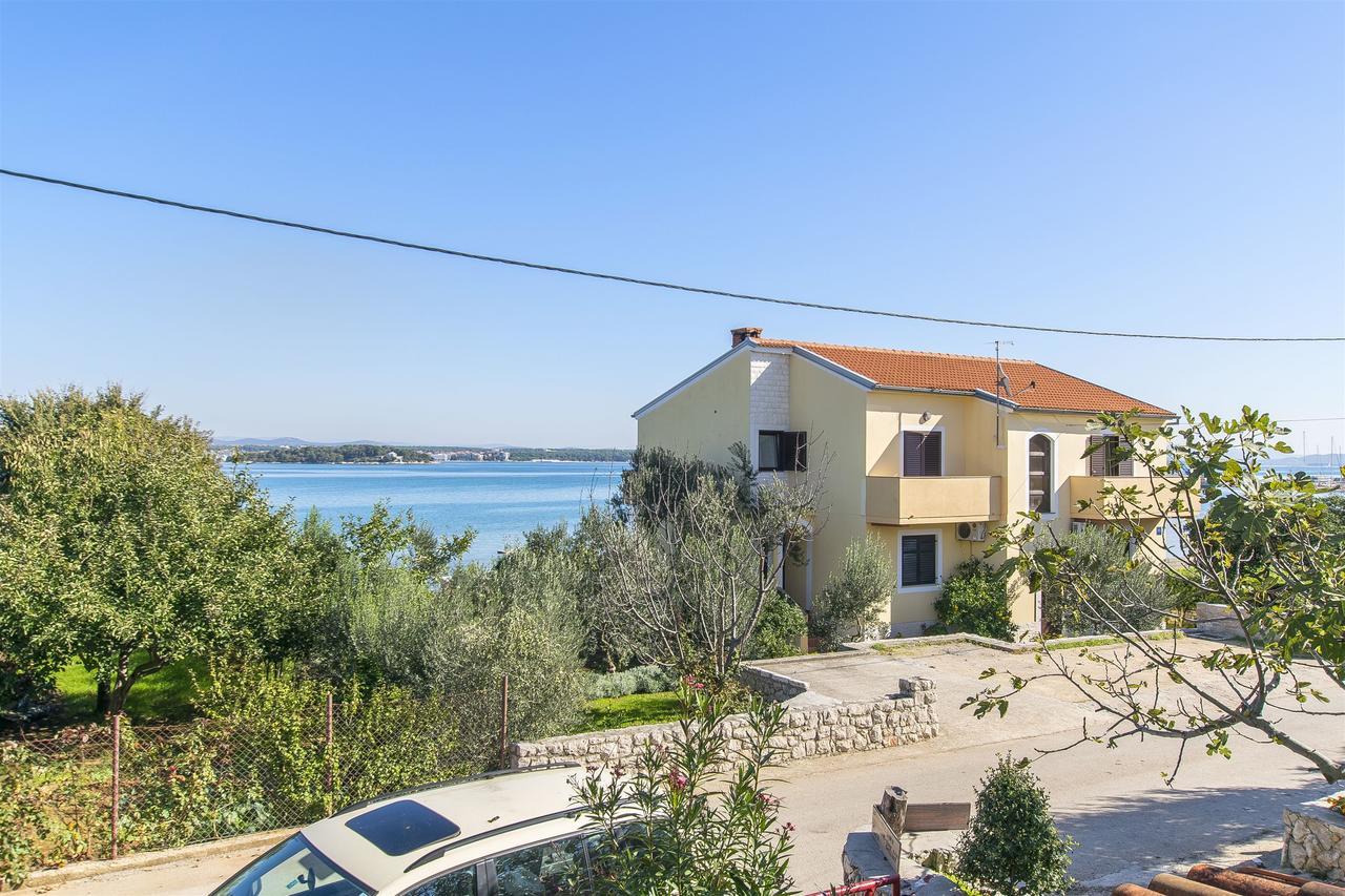 Apartments Irena Tkon Exterior photo